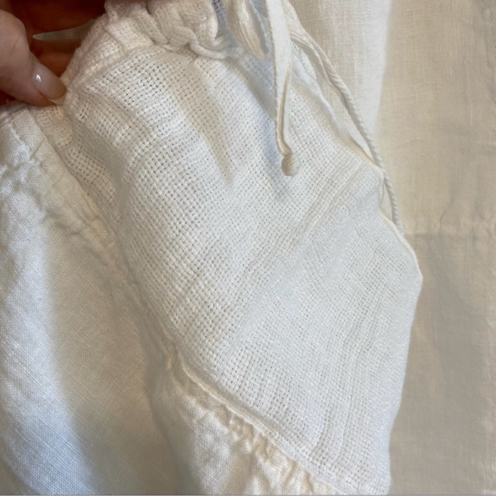 Closet Closing 🔥Reduced price!! 
Fenini White Linen Cropped Pants - Sz M - Picture 7 of 7